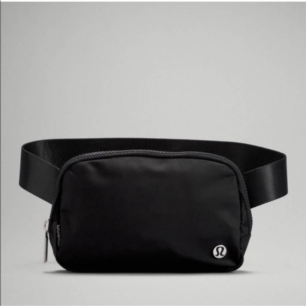 NWT* Lululemon Everywhere Belt Bag 1L - black